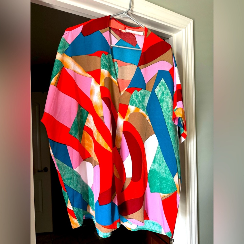 ABSTRACT BLOUSE. EUC. LOVED THIS SO MUCH!